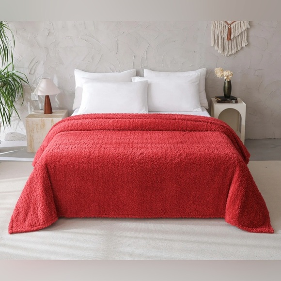 Mainstays Other - NEW Mainstays Faux Shearling Blanket
Color Red KING AND FULL/QUEEN